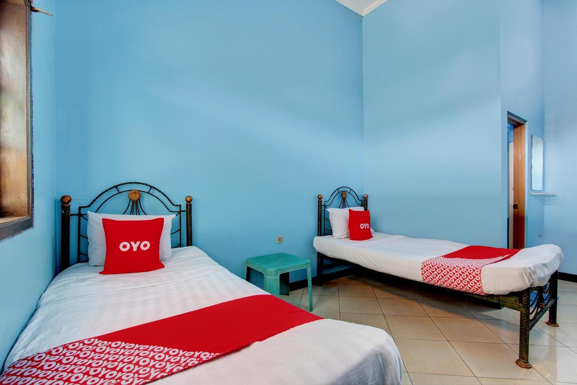 Oyo 93360 Subur Syariah 2*