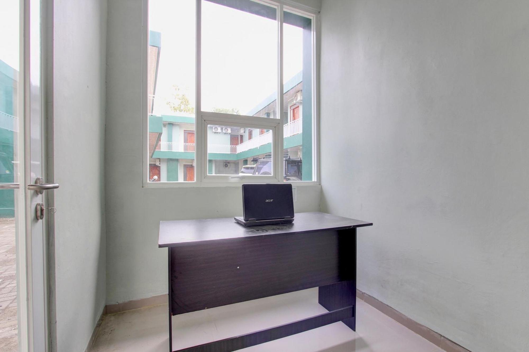 Oyo 93360 Subur Syariah Hotel